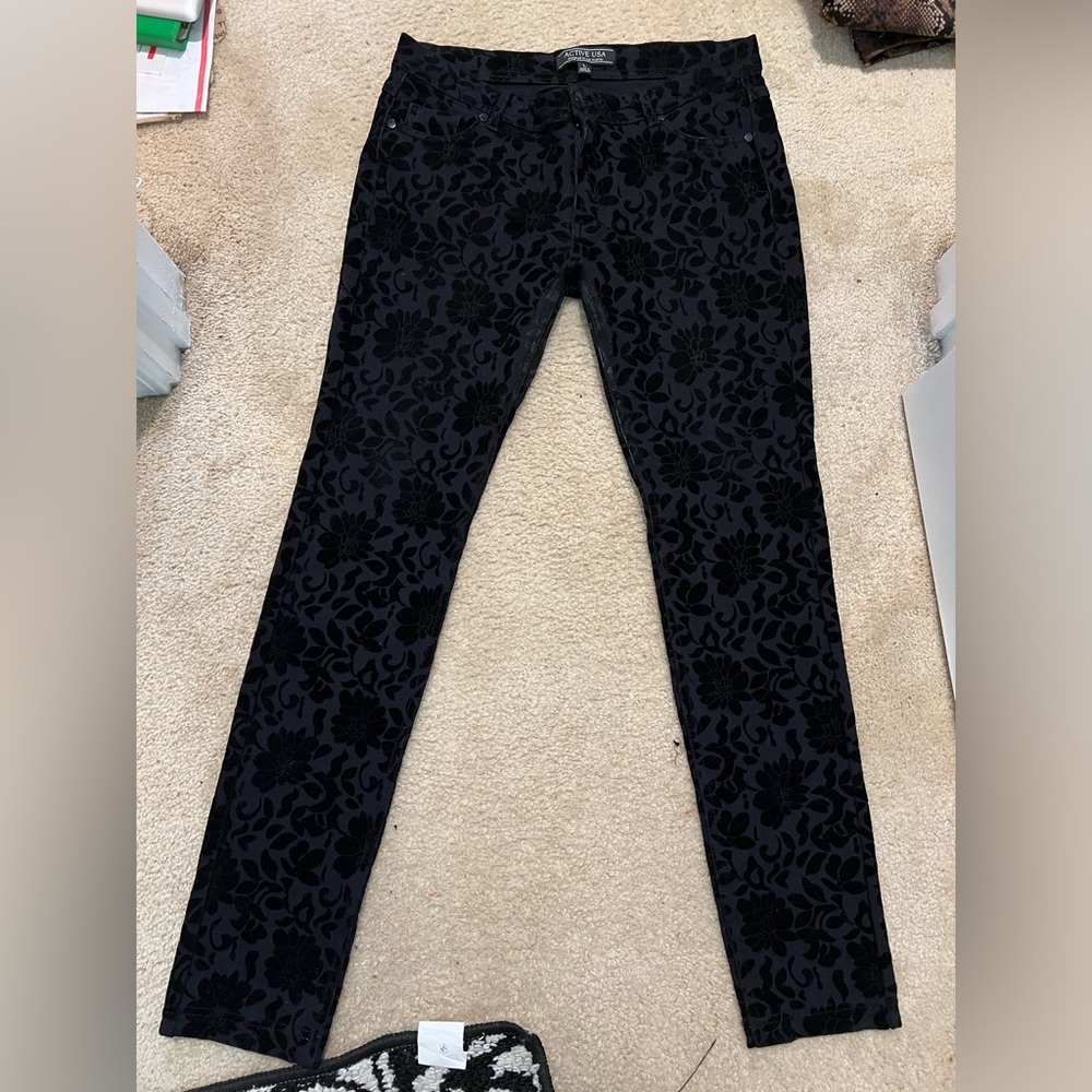 Black ACTIVE USA size large